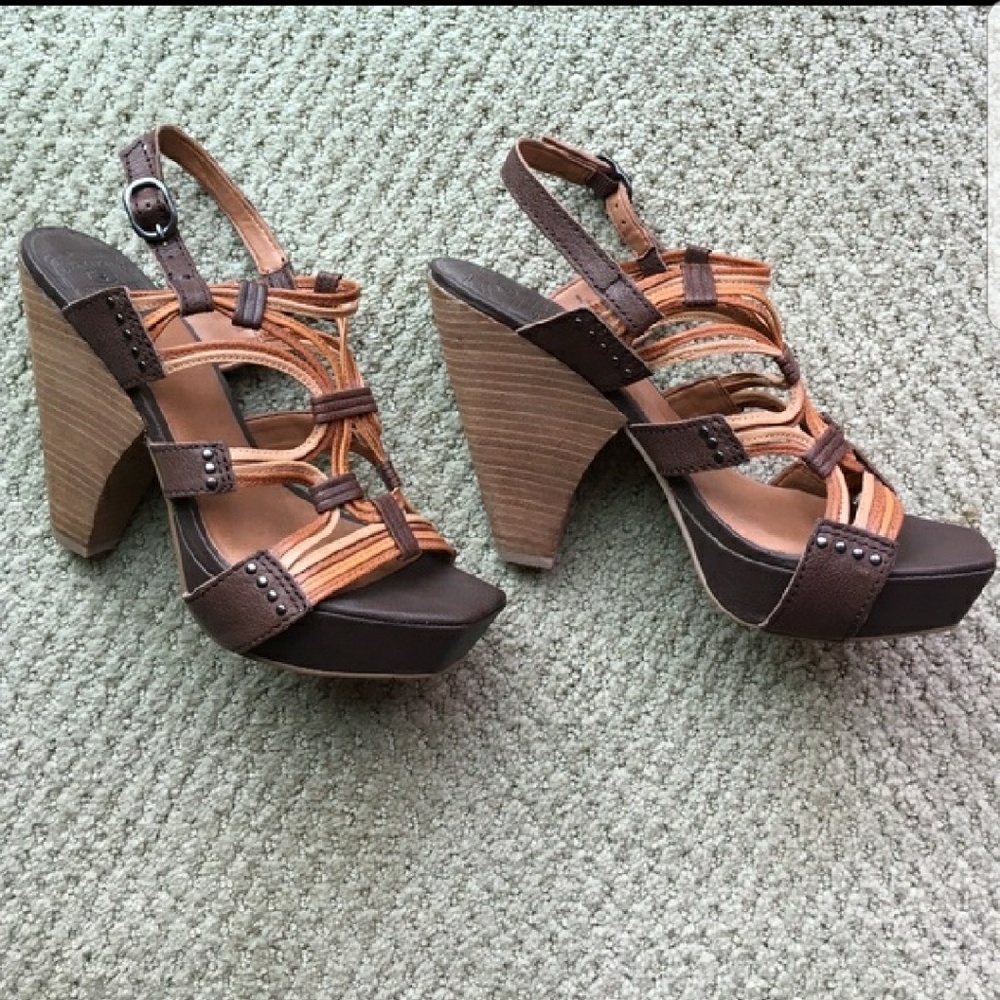 Lucky Brand Chunky Leather Sandals